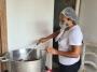 Doação da CDL Cuiabá leva solidariedade e comida a moradores de rua